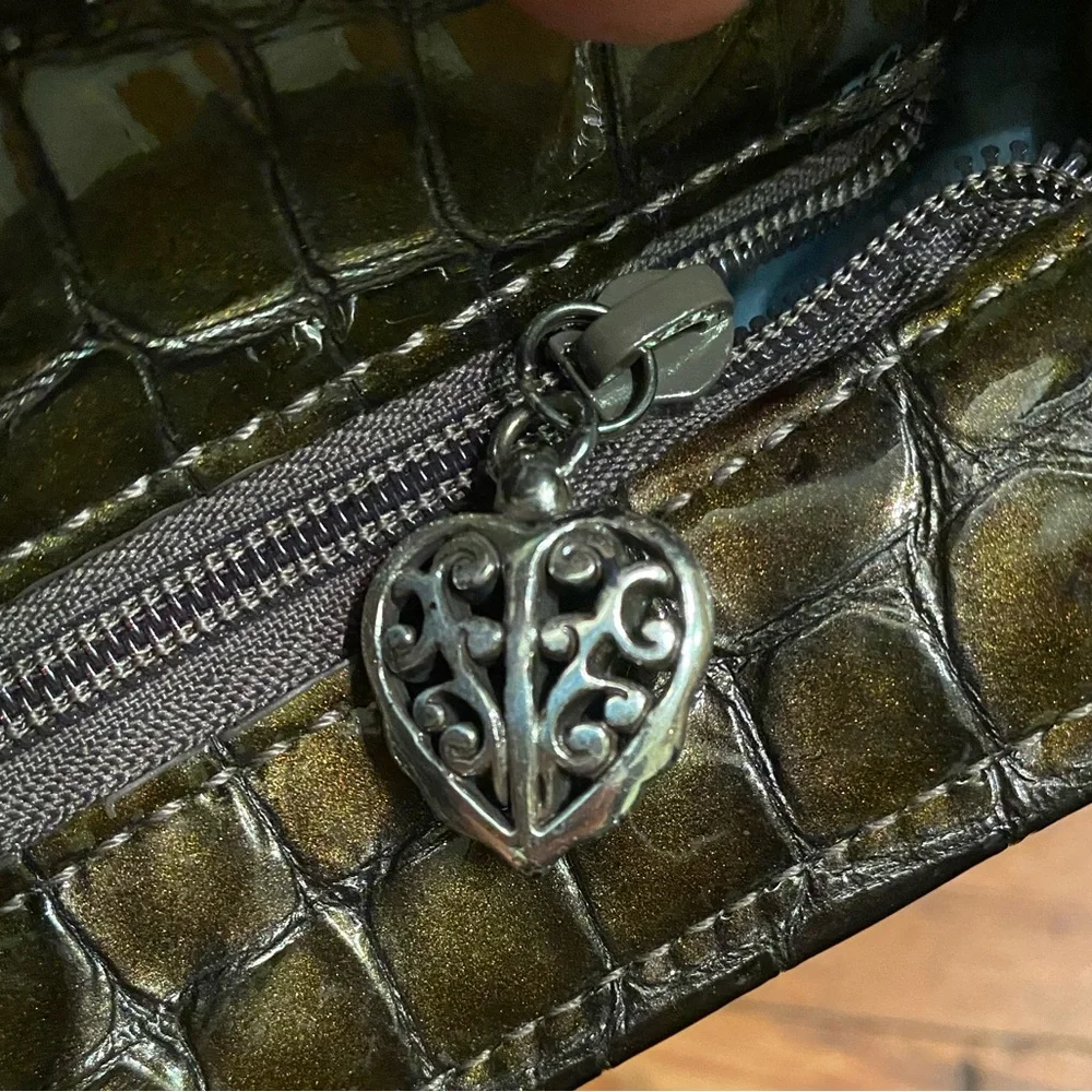 Vintage BRIGHTON Cher Green and Silver hobo shoulder bag.